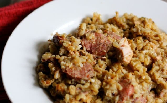 Bowl of chicken jambalaya with rice and peppers